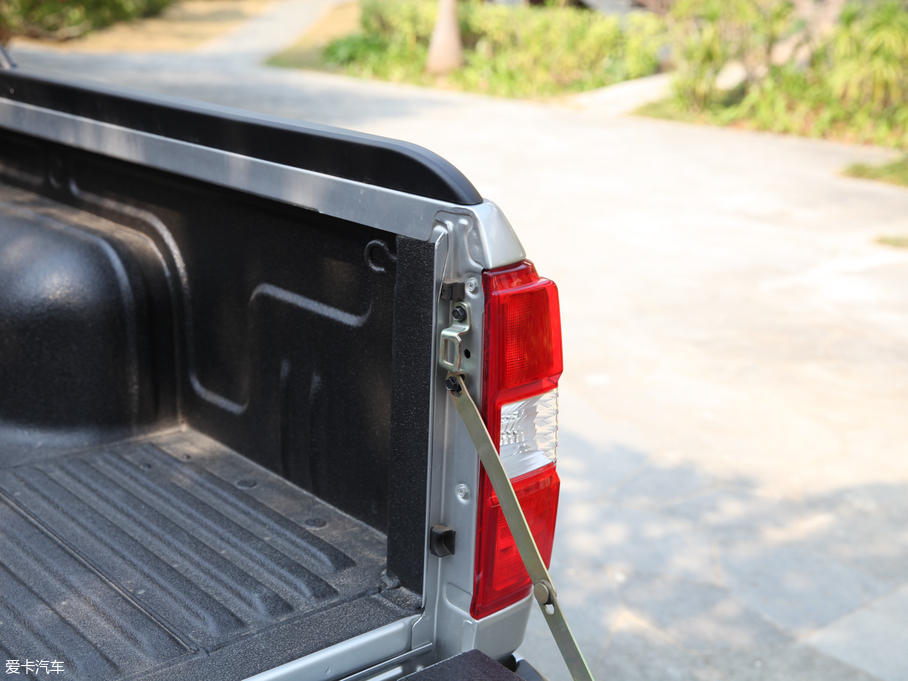 2018���J�U 2.5T ���������A�� �L؛��