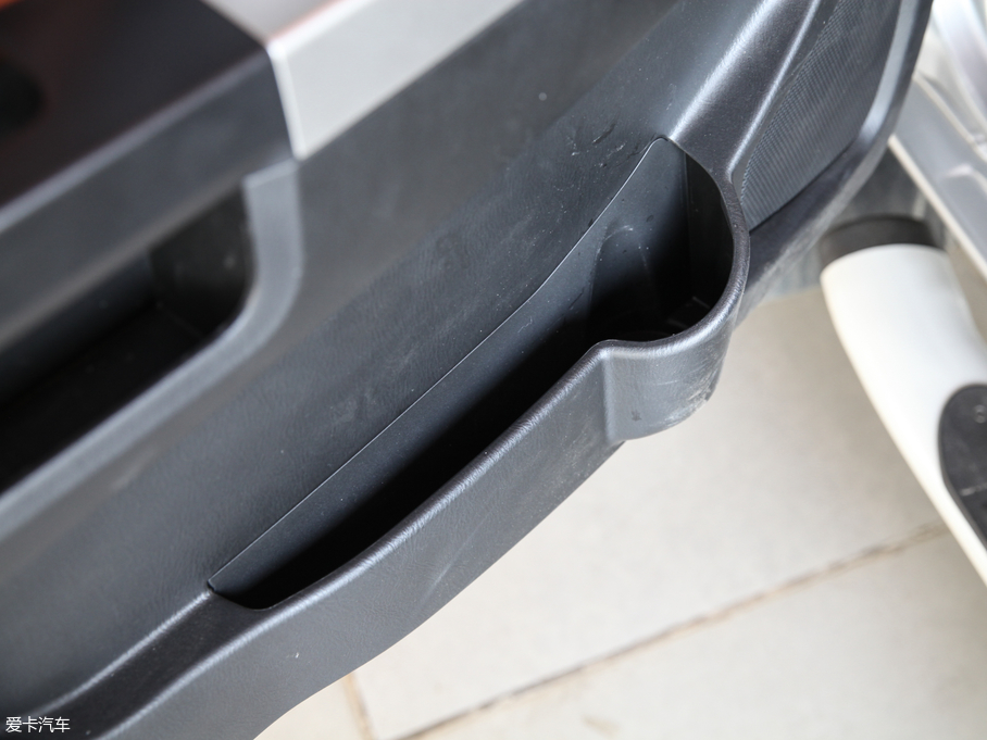 2018���J�U 2.5T ���������A�� �L؛��