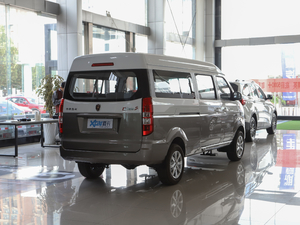 2021款1.6L 财富中央空调版客车 国VI 整体外观
