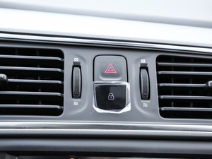 2019SCe200 ԄӃ V п؅^