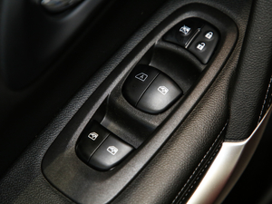 2019SCe200 ԄӃ V {܇ƅ^	