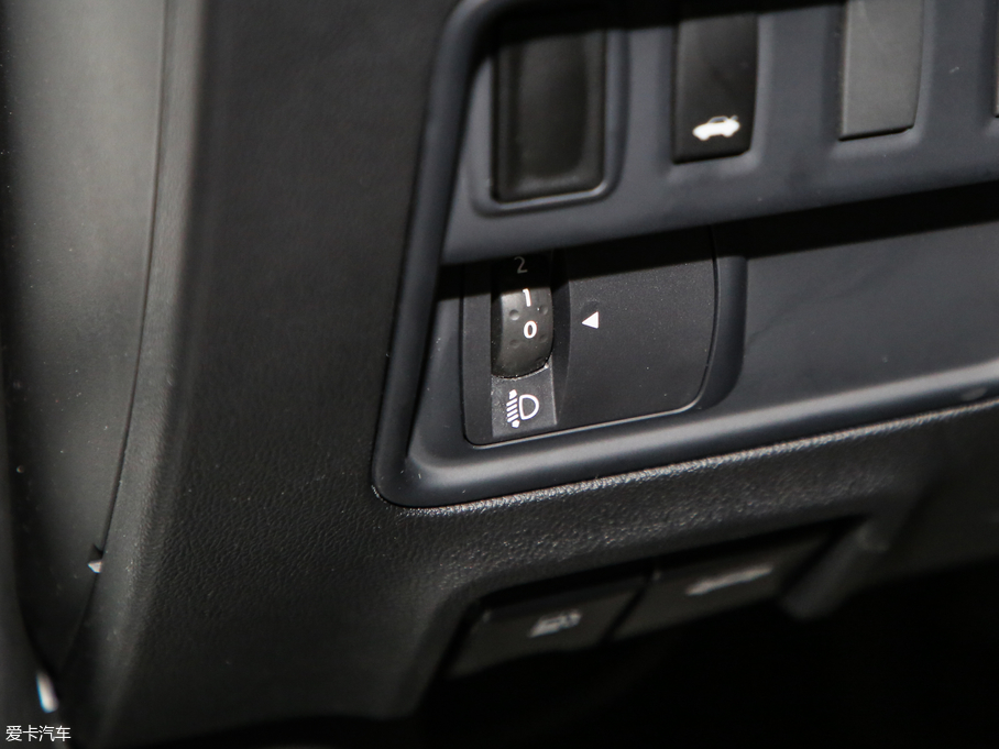 2019װ SCe200 ̽а V