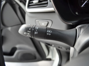 2016款2.0L 两驱豪华版 中控区
