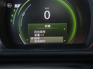 2017款2.0L 两驱领先版 中控区