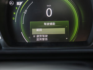 2017款2.0L 两驱领先版 中控区