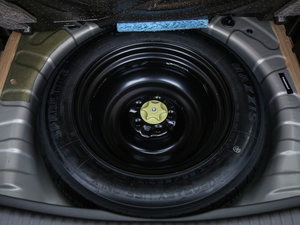 2017款2.0L 两驱领先版 备胎