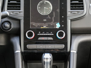 2017款2.5L 四驱尊贵版 中控区