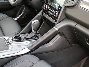 2017款2.5L 四驱尊贵版 中控区