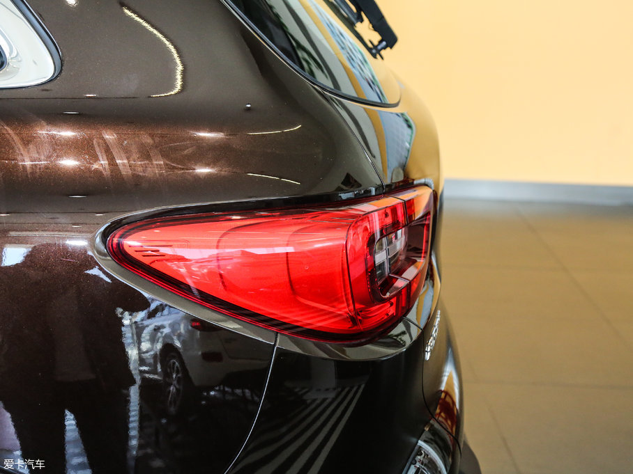 2017����׼� 2.0L �����A��