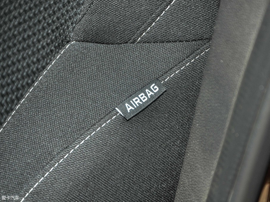 2017����׼� 2.0L ���r�а�