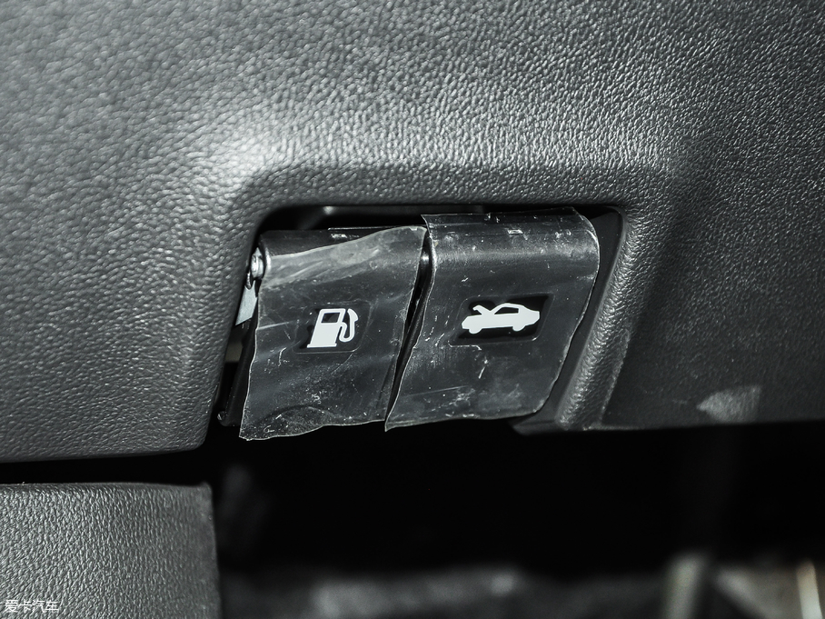 2017����׼� 2.0L ���r�а�