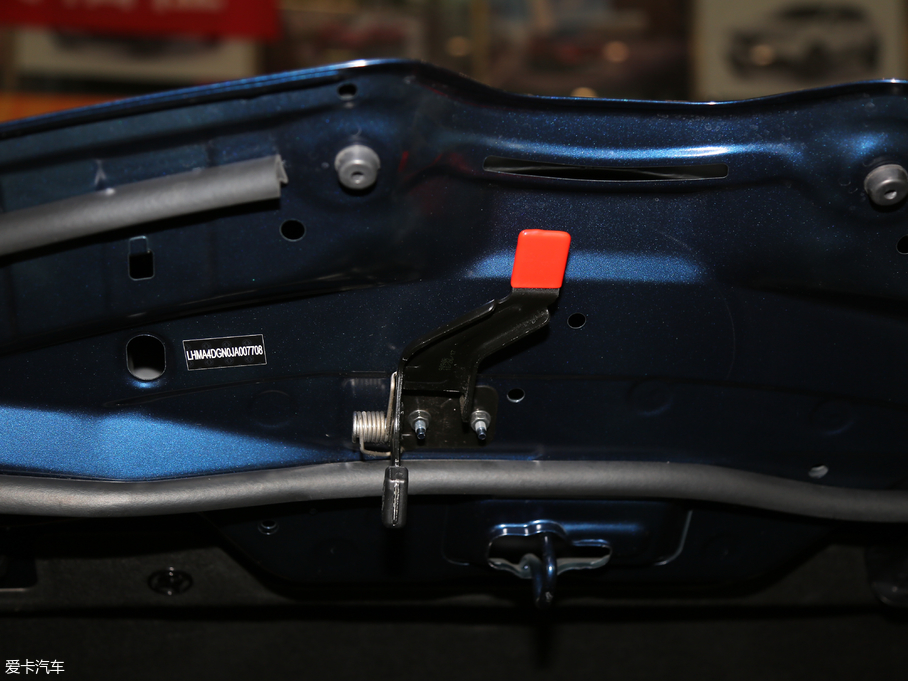 2017����׼� 2.0L ���r�а�