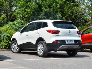 2017款2.0L 两驱舒适版 左后45度