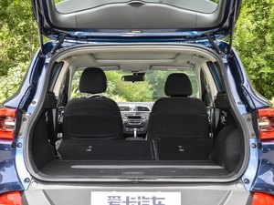 2017款2.0L 两驱舒适版 空间座椅