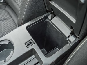 2017款2.0L 两驱舒适版 空间座椅
