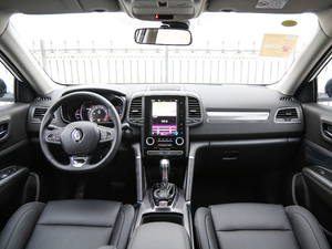 2018款2.0L 两驱豪华版 内饰全景
