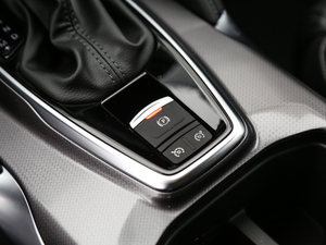 2018款2.0L 两驱豪华版 驻车制动器