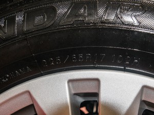2018款2.0L 两驱领先版 轮胎尺寸