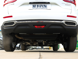 2018款2.5L 四驱尊贵版 排气管