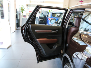 2018款2.0L 120周年限量版 空间座椅