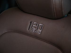 2018款2.0L 120周年限量版 中控区