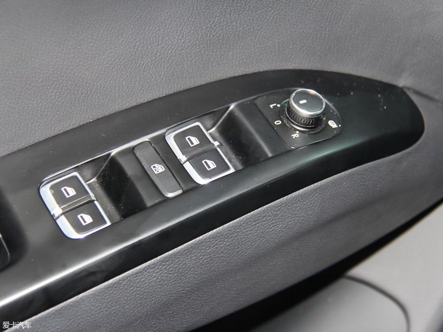 2016BX7 28TGDI (q)Ş 7