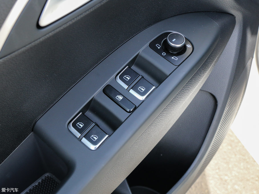 2016BX7 28TGDI (q)A 7