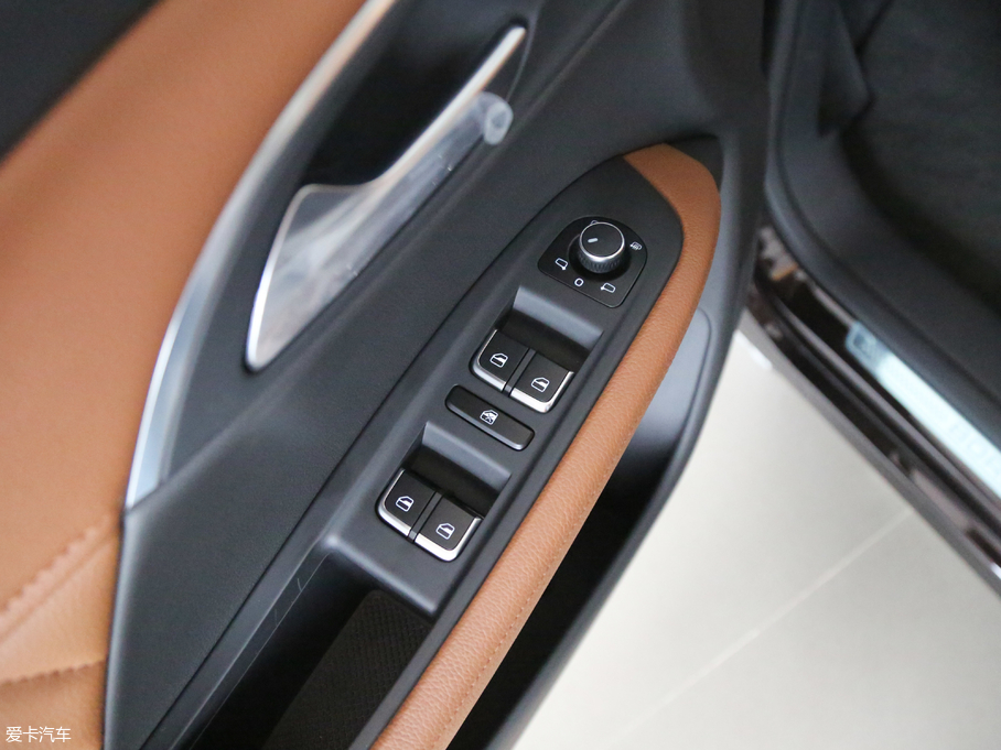 2018BX7 28TGDI (q)A 5 V