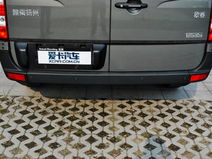 2015款2.5T 商旅版中轴标准顶柴油 12座(有侧移门) 细节外观