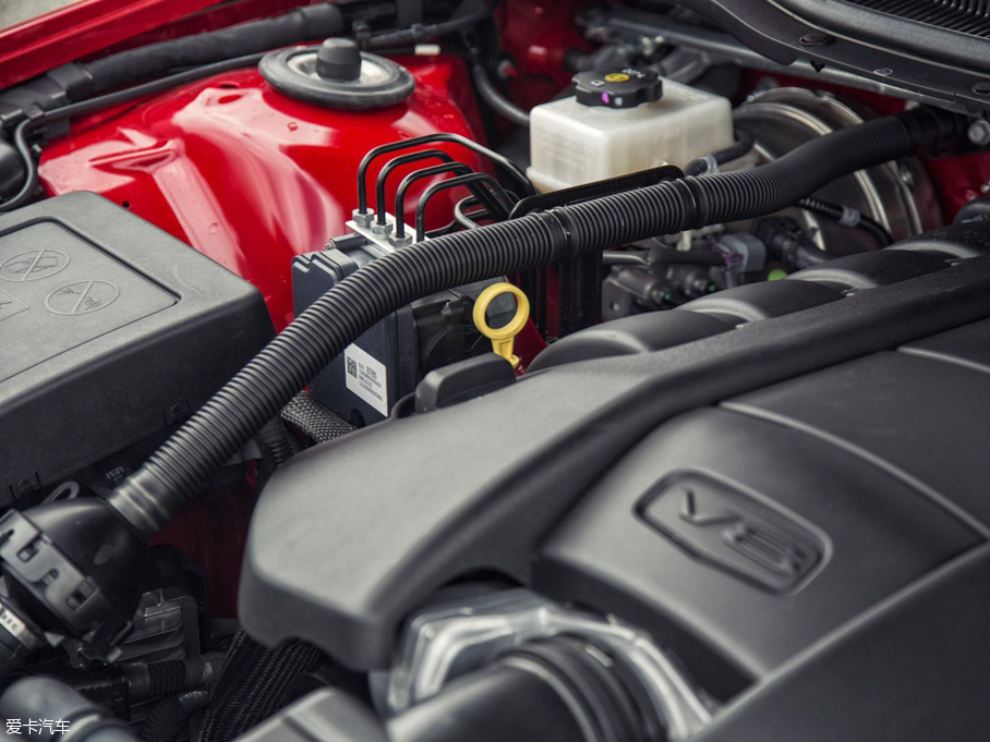 2016��Commodore SS V Redline