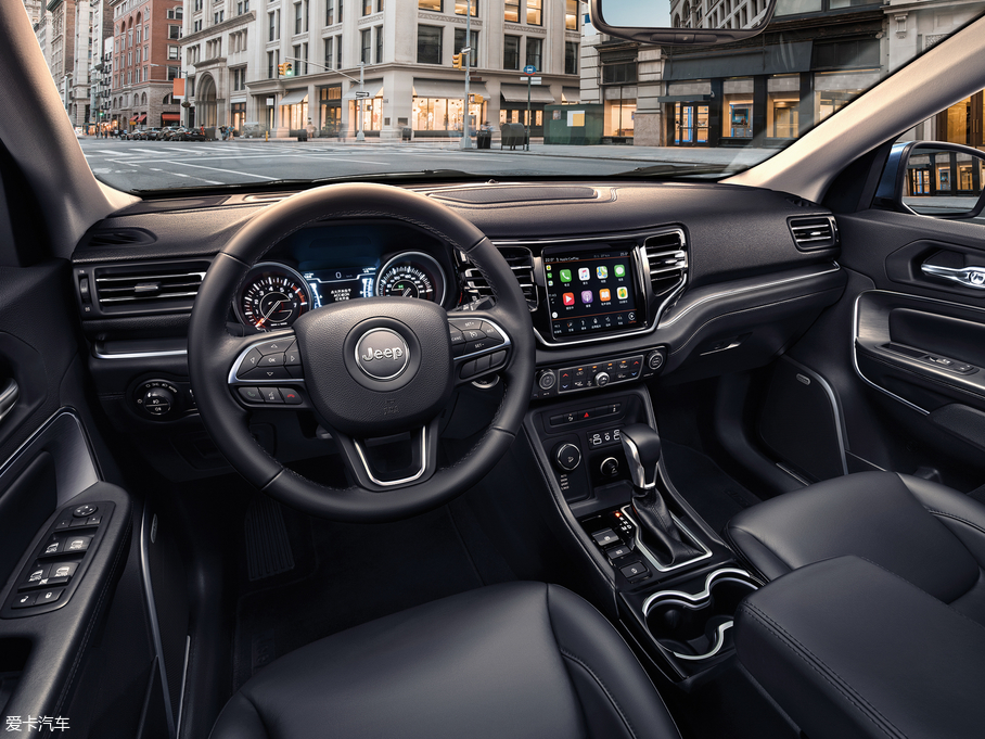 2018��ָ�]�� 2.0T ��򌘷���� ��V