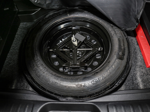 2019款2.0T 四驱探享版 国V 备胎
