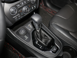 2019款2.0T 四驱探享版 国V 换挡杆