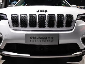 2019款2.0T 四驱探享版+自动驾驶智慧包 国V 中网