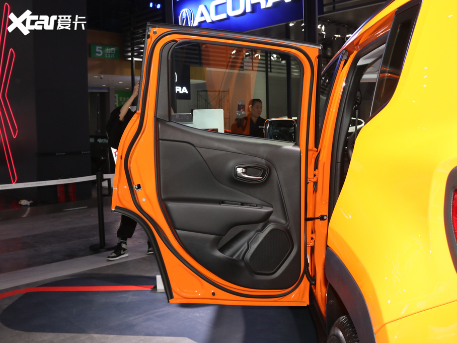 2019�����ɂb 220T �Ԅ�ҹ����