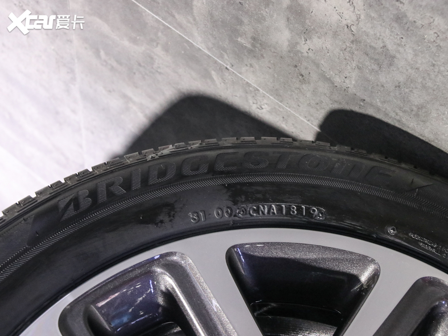 2019�����ɂb 220T �Ԅ���򌾫Ӣ��