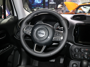 2019款220T 自动四驱精英版 中控区
