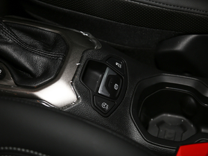 2019款220T 自动精英版 驻车制动器
