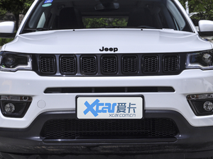 2020款220T 自动夜鹰版 中网