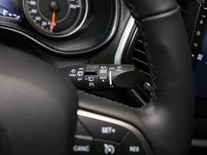 2020款2.0L 两驱安全升级版 中控区