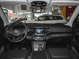 2020款2.0T 领先版 内饰全景