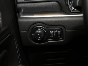 20222.0T (q)A п؅^(q)