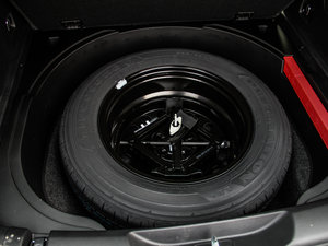 2016款2.4L 优越版 备胎