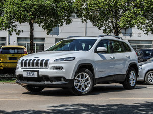 2016款2.0L 优越版 左前45度