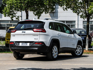 2016款2.0L 优越版 整体外观