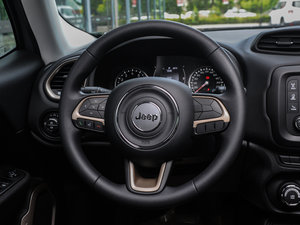 2016款1.4T DCT劲能版 方向盘