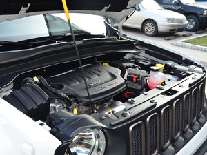 2016款2.0L 自动四驱75周年致敬版 其它