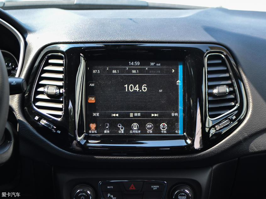 廣汽菲克2017款指南者