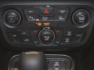 2017200TS (q) {(dio){(dio)(ji)