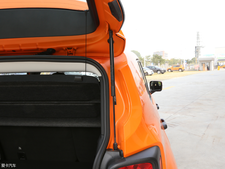 2017ɂb 180T  DCTܰ+